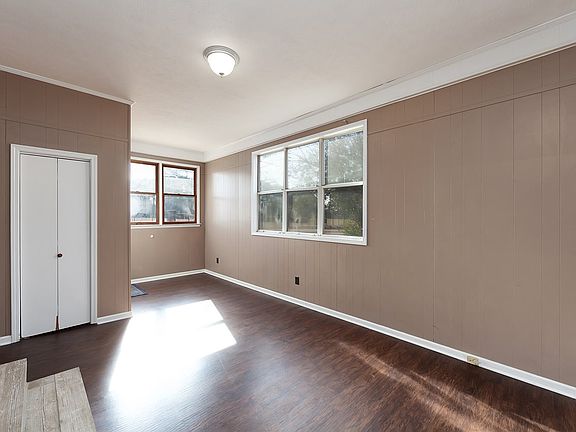 5th image of 629 Arlington Ave