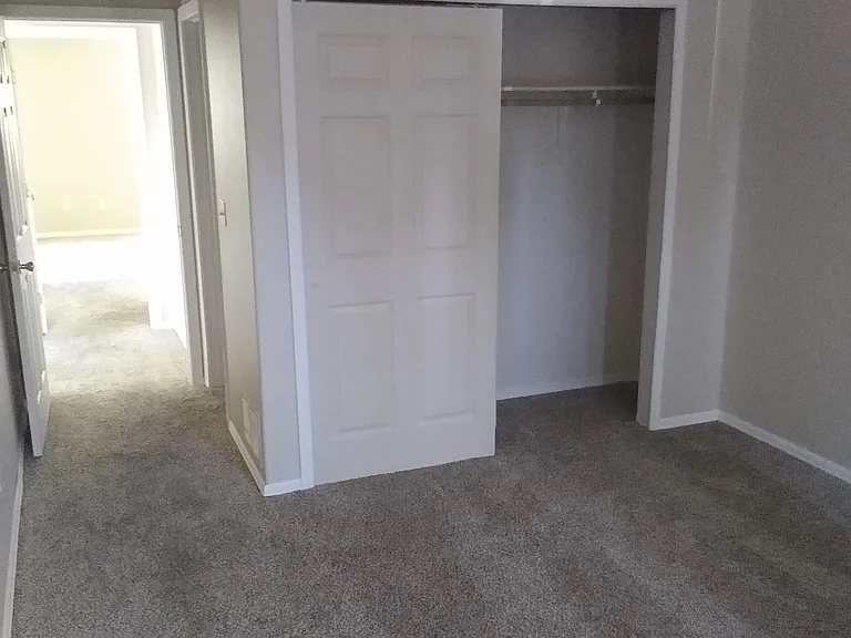 333 Graceland Grv — Photo 16