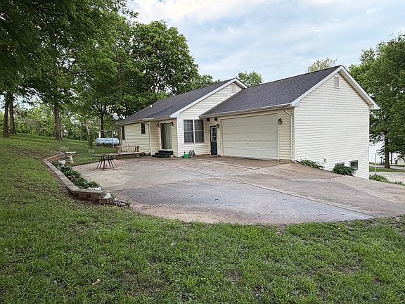 5th image of 406 Cove Rd