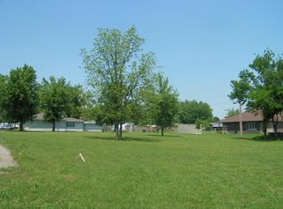 S Delaware St, Grove, OK 74344