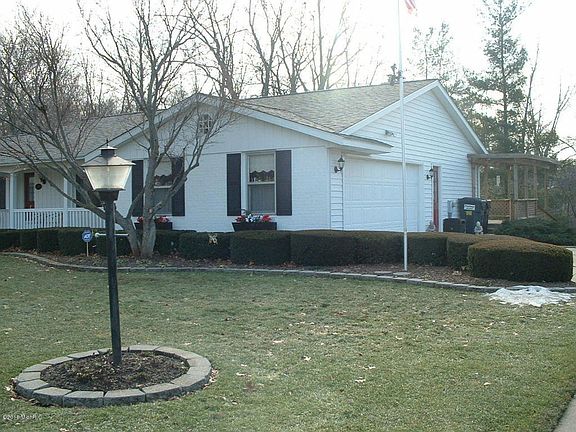 2nd image of 2000 Wilmont Dr SE