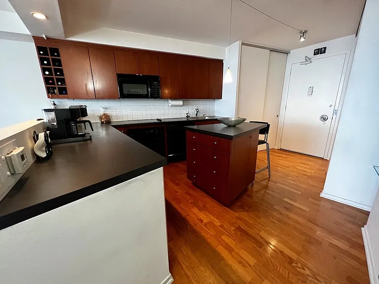 300 N State St #4210 — Photo 5