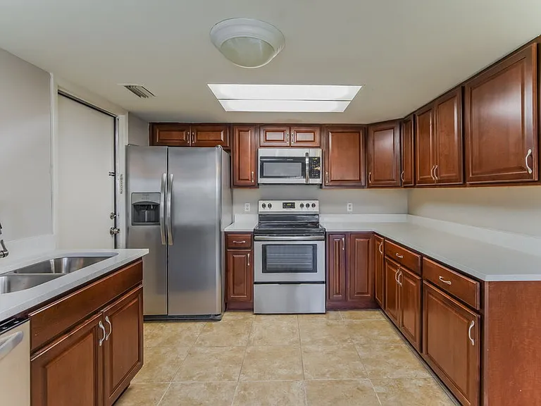 403 Blueberry Dr — Photo 9
