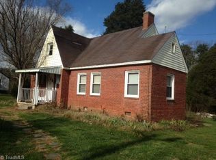 669 Old Hollow Rd, Winston Salem, NC 27105