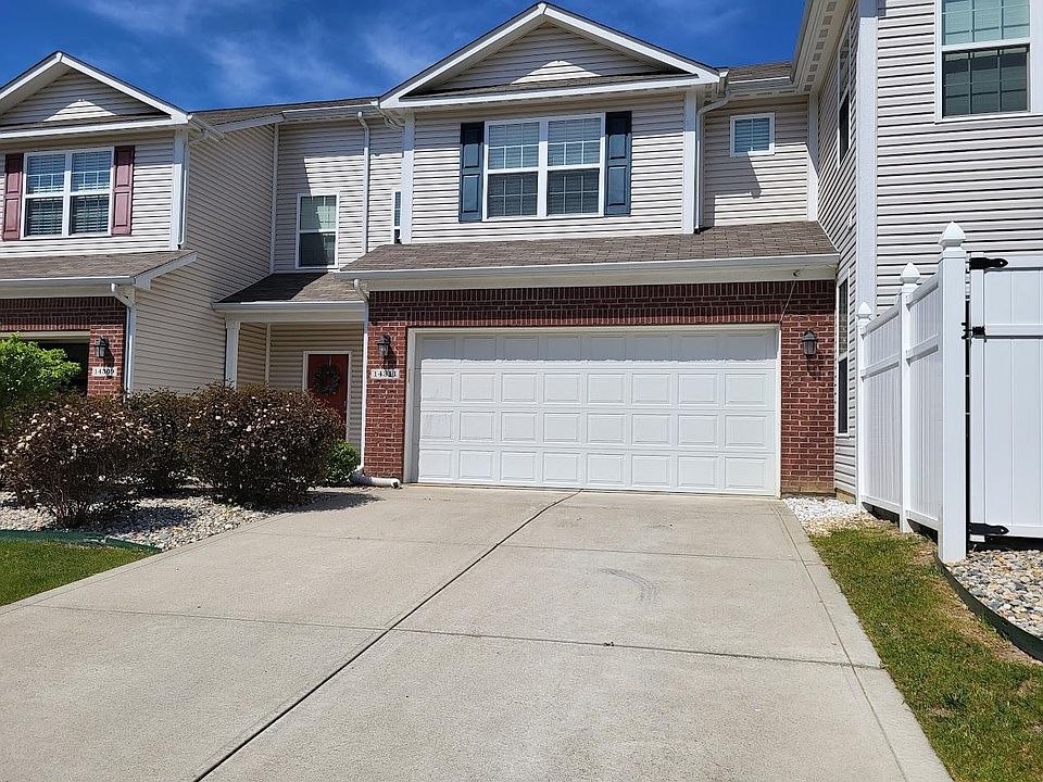 Long driveway for 4 car parking + 2 additional in garage