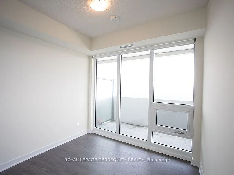 2221 Yonge St #4609 — Photo 23