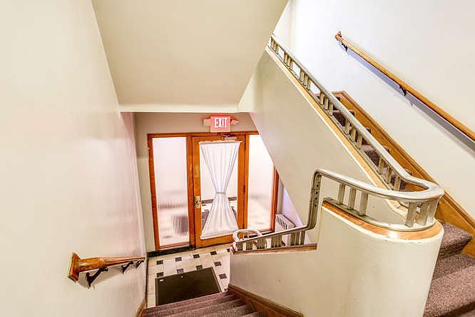 1st image of 255 Merton Rd