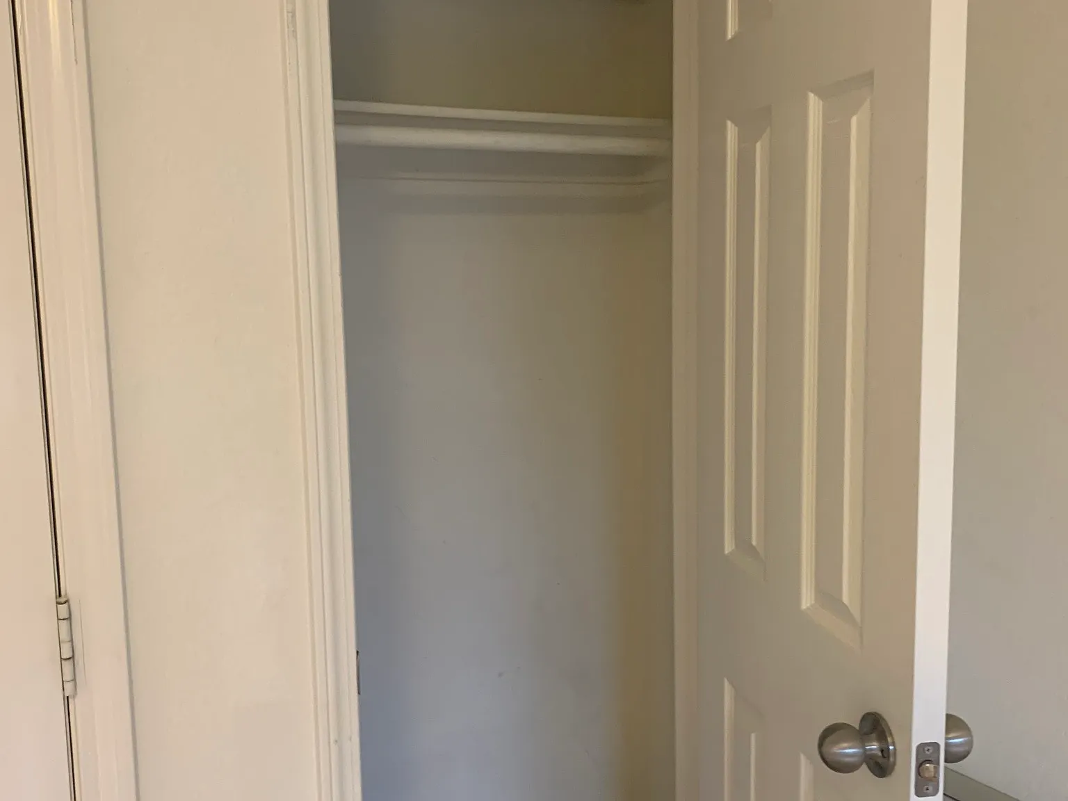 Studio, 350 sqft, $1,800 — Photo 4