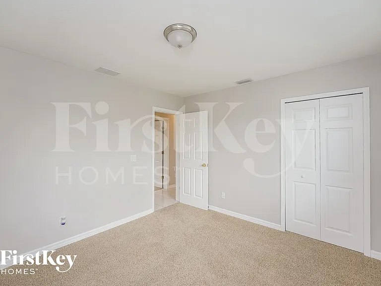 21426 Glendale Ave — Photo 11