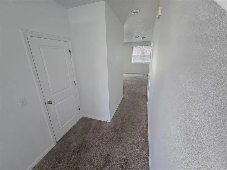 936 Grandin St — Photo 15