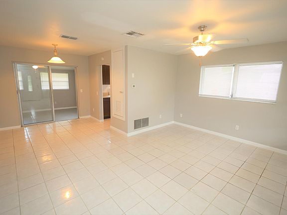 4th image of 1576 Providence Blvd