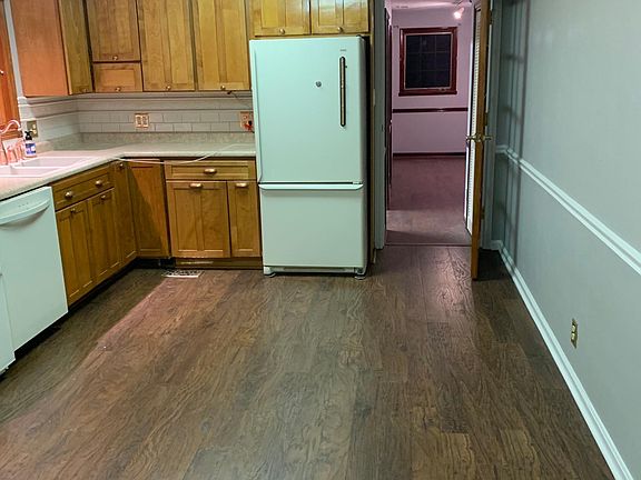 5th image of 3204 W 53rd St