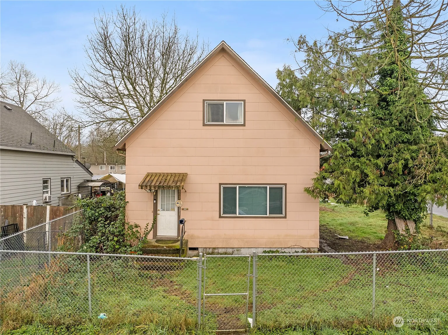 1802 E Wright Avenue photo 1