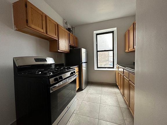 3rd image of 3230 Steuben Ave #G7-1