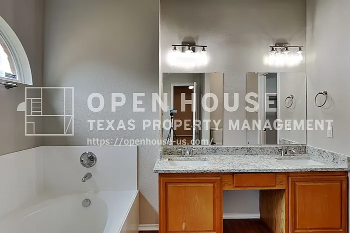 7908 Swan Park Dr — Photo 11