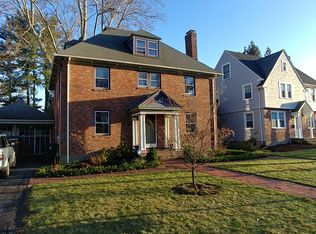 27 Ellsworth Rd, West Hartford, CT 06107