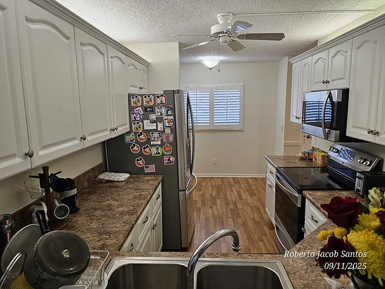 23305 Barwood Ln #207 — Photo 6