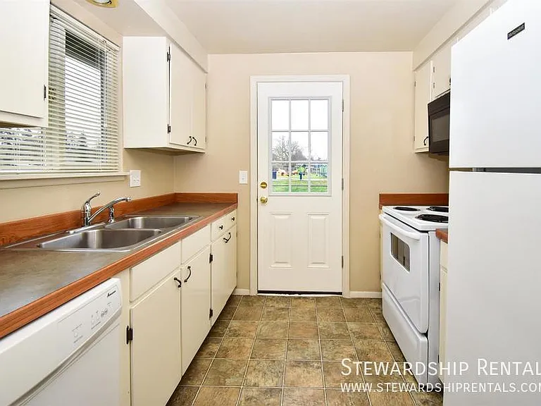 336 S 51st Pl — Photo 7