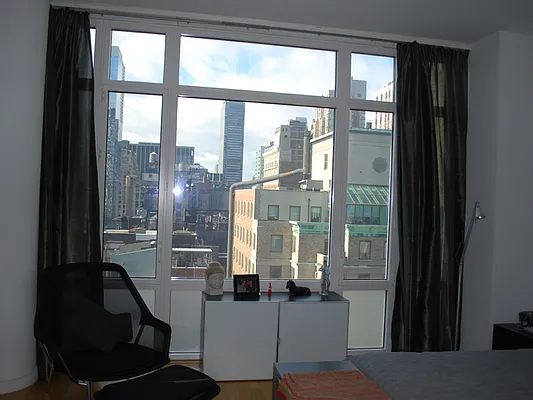 Rented by Sotheby's International Realty | media 43