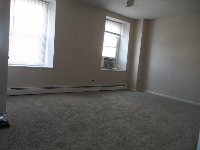 4 bed, 1600 sqft, $2,800 — Photo 4