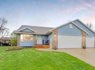 4315 S Cathedral Ave, Sioux Falls, SD 57103