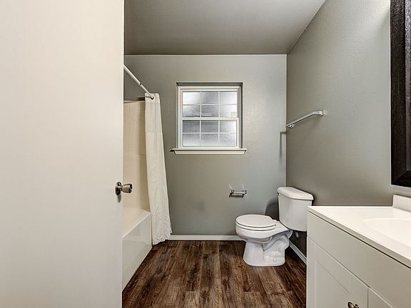 5th image of 710 Johnson St