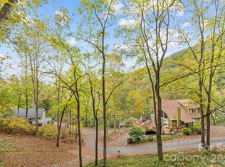 42 Greenview Dr, Maggie Valley, NC 28751