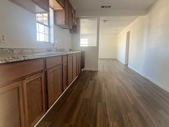 5th image of 1227 S Selman St