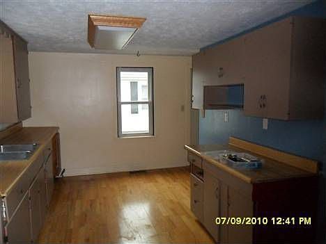 2nd image of 138 Rosewood Ave
