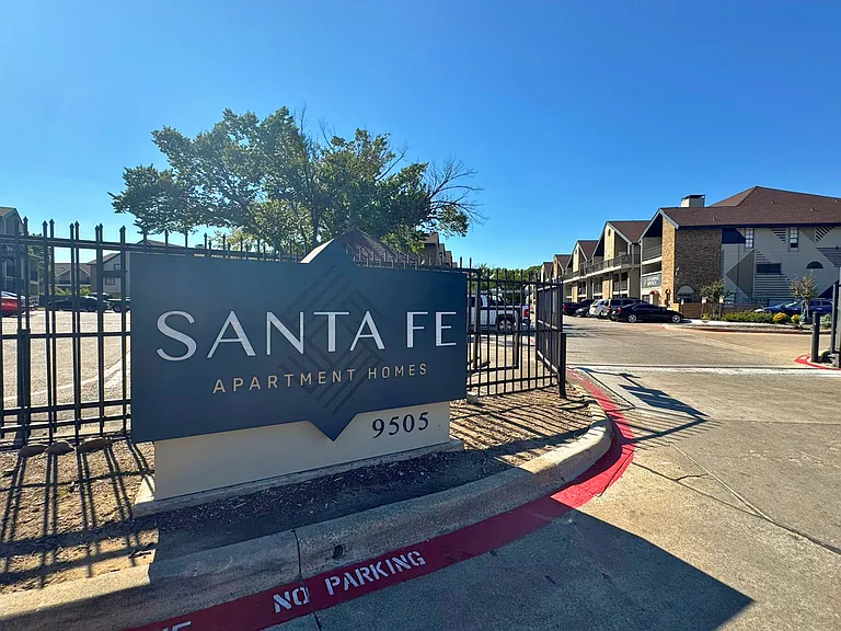 Santa Fe Apartments — Photo 20