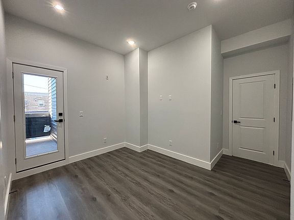4th image of 1515-19 W Dauphin St #500