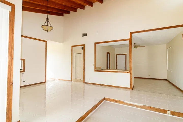 2 bed, 2122 sqft, $2,950 — Photo 3