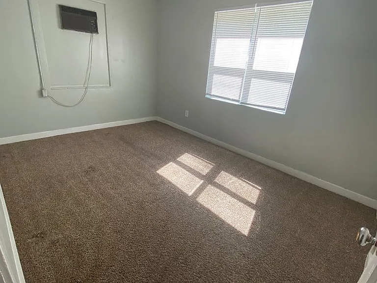 3930 Roswell Dr — Photo 10