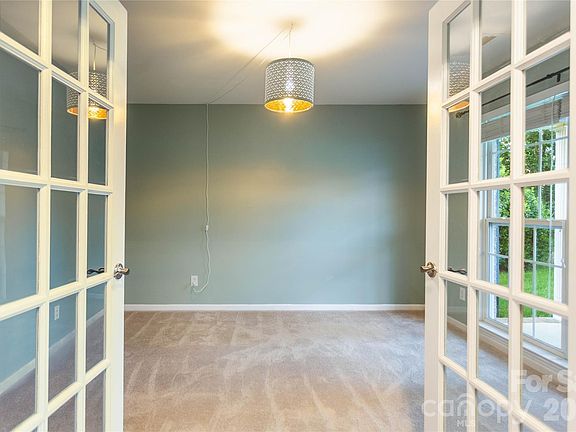 4th image of 1005 Onotoa Dr