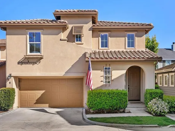 8 Potters Bnd, Mission Viejo, CA 92694