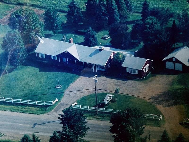 2nd image of 465 Farmington Falls Rd