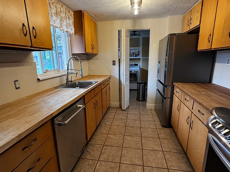 537 E Delno Dr — Photo 15