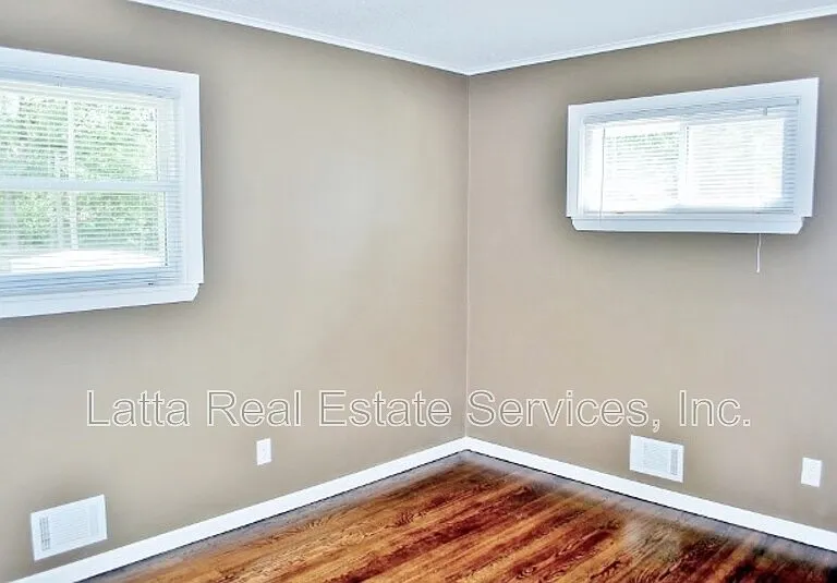 7315 Appleton Ave — Photo 8