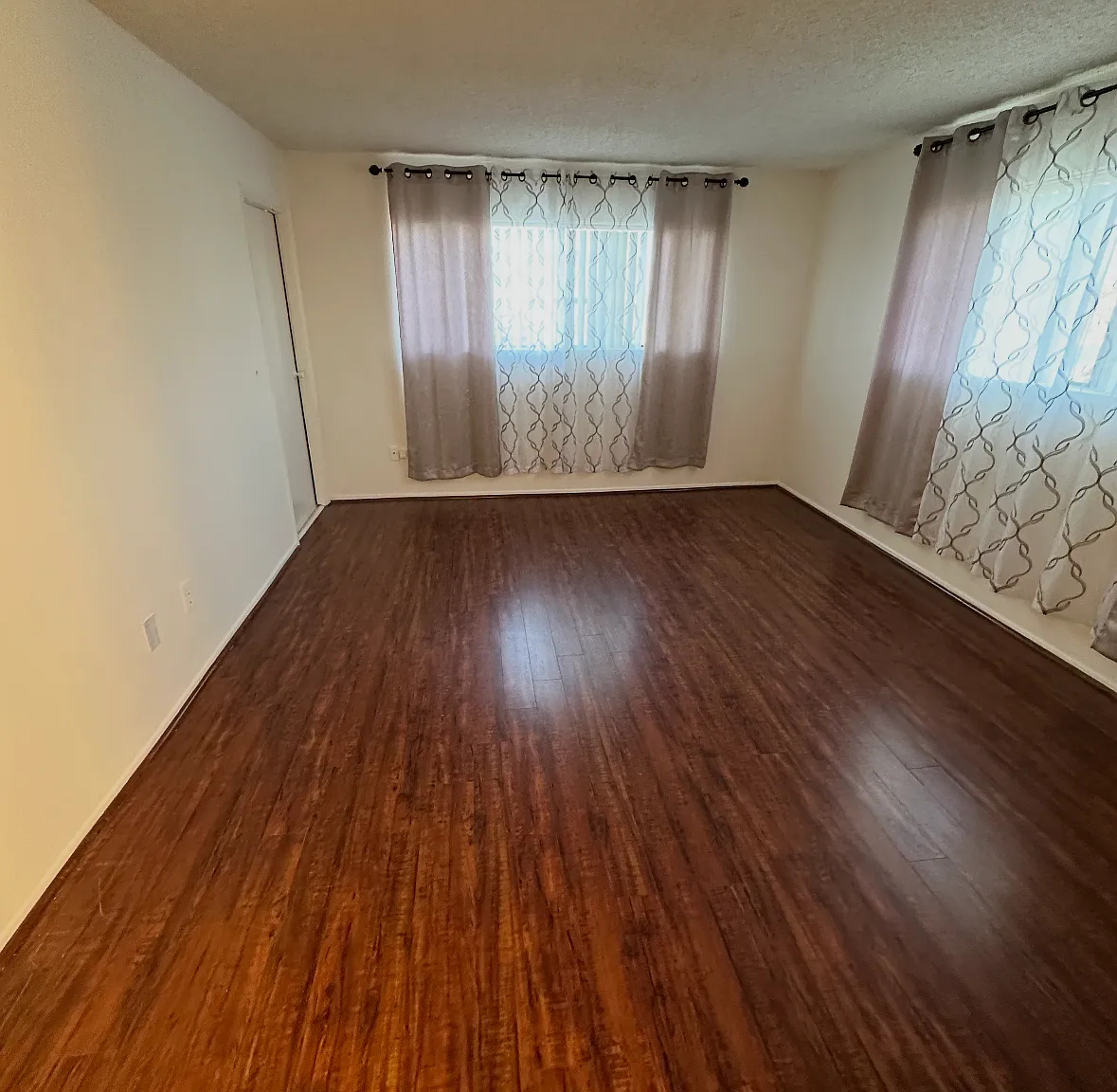 2 bed, 2.5 bath, 1250 sqft, $2,700 — Photo 4