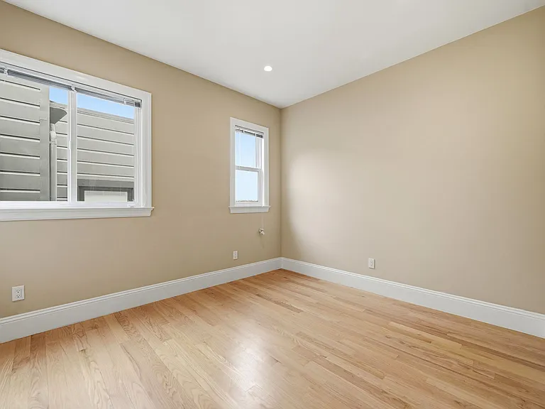 4138-4140 Fulton St — Photo 14