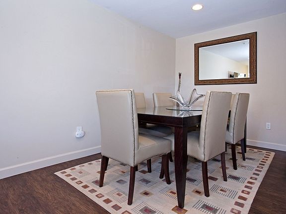 4th image of 26 W Broadway Blvd #603