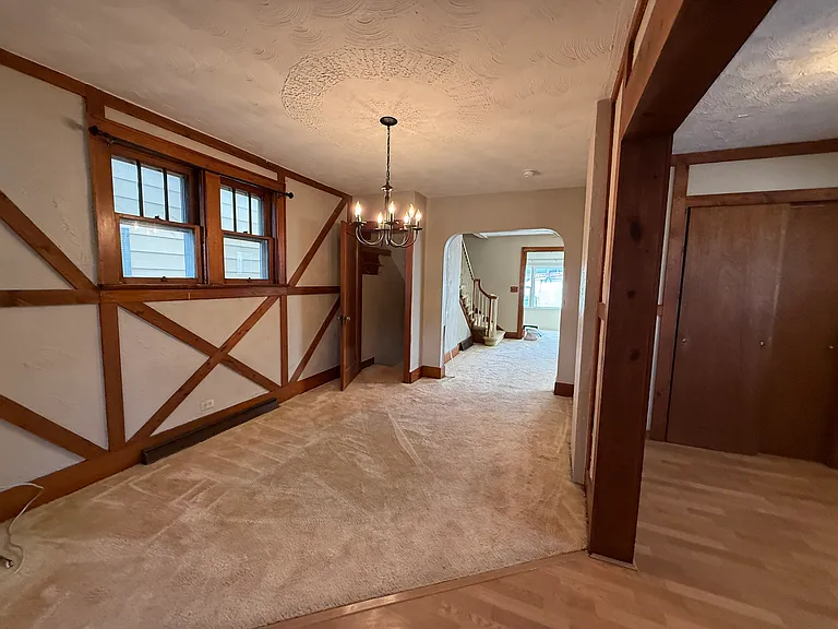 1539 Crawford Ave — Photo 20