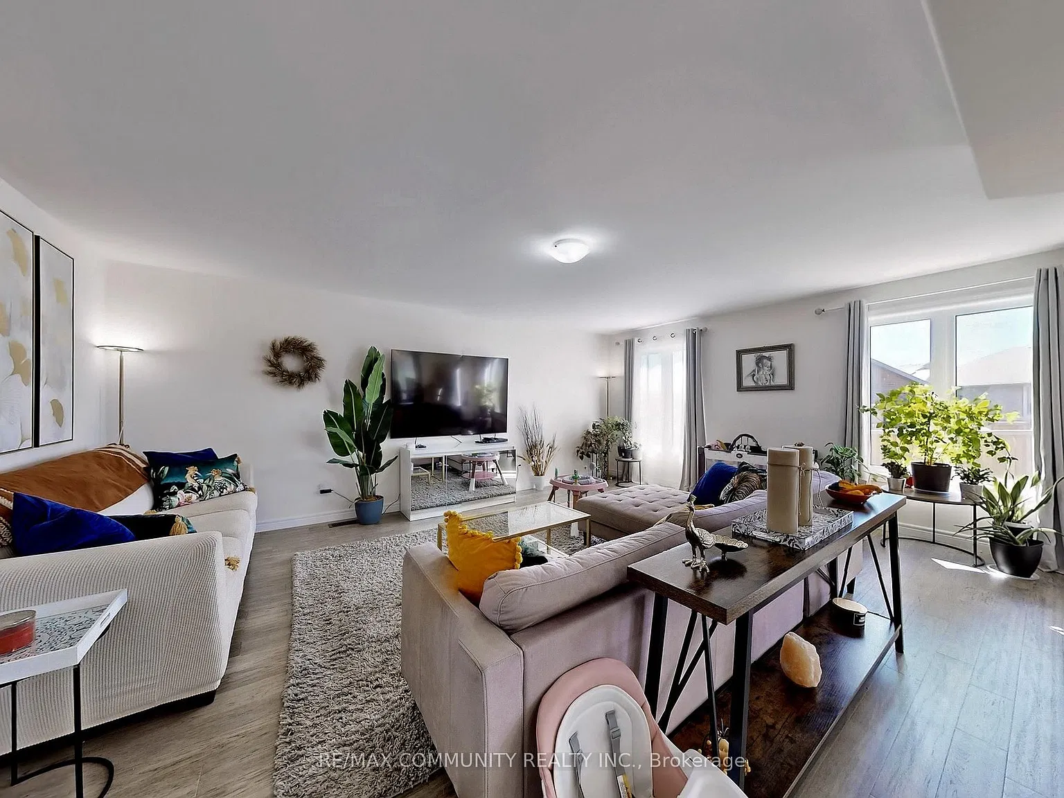 5 bed, $2,990 — Photo 3