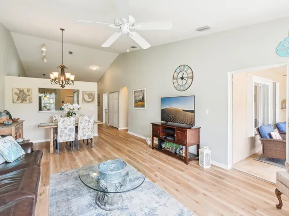 162 NW Broken Oak Trail, Jensen Beach, FL 34957