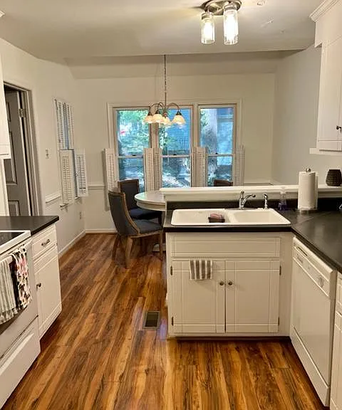 5813 Mill Spring Ln — Photo 2