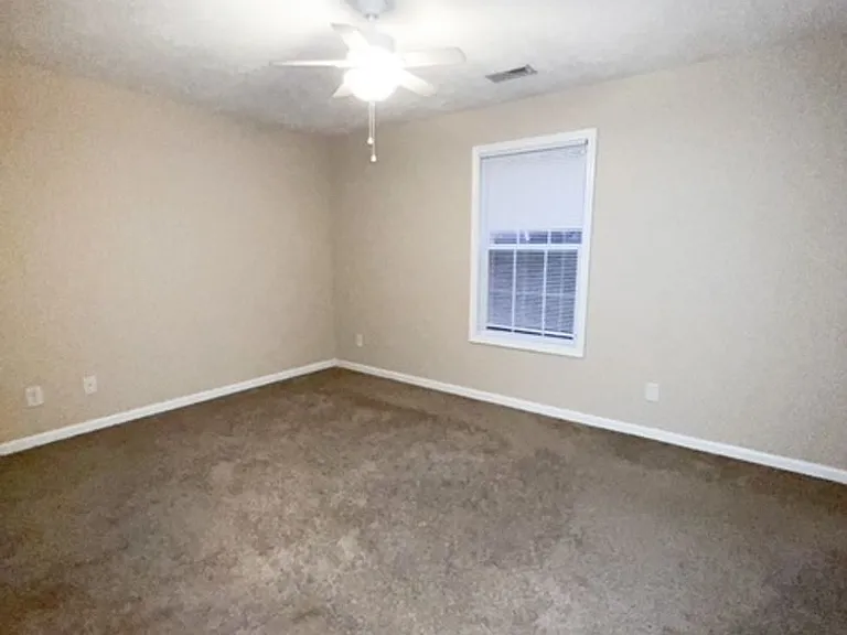 685 Oliver Loop #D — Photo 7