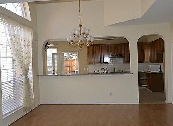 2nd image of 3008 Fort Laramie Dr