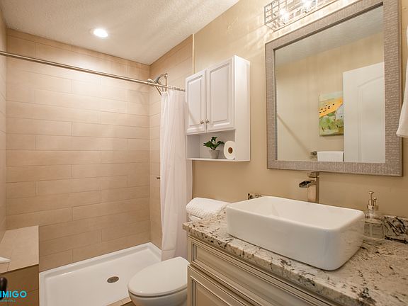 5th image of 1285 E Parkway Ave