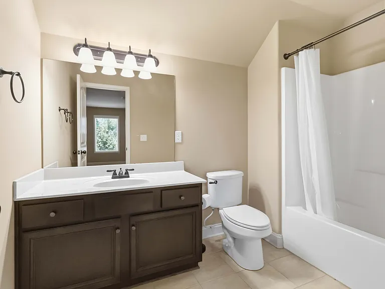 310 Strasburg Dr — Photo 25