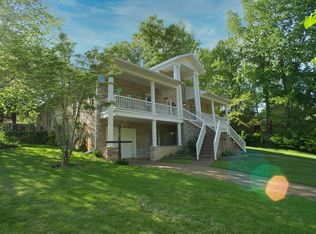 5411 Woodridge Dr, Newburgh, IN 47630